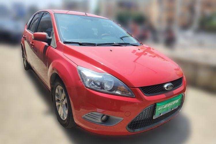 Used Ford Focus 2013 Hatchback Classic 1.8L Automatic Base Model Front Right 45 Deg