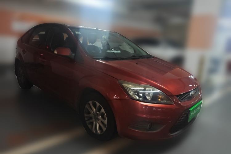 Used Ford Focus 2013 Hatchback Classic 1.8L Automatic Base Model Front Right 45 Deg