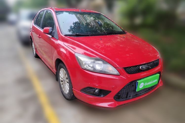 Used Ford Focus 2013 Hatchback Classic 1.8L Automatic Fashion Edition Front Right 45 Deg