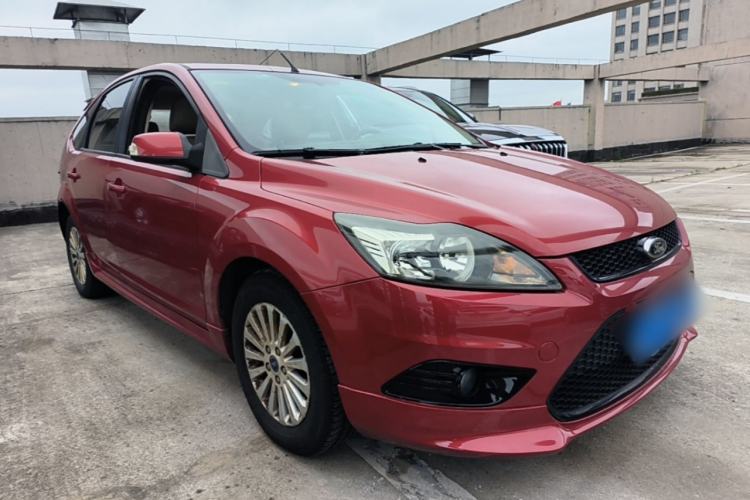 Used Ford Focus 2013 Hatchback Classic 1.8L Manual Fashion Edition Front Right 45 Deg