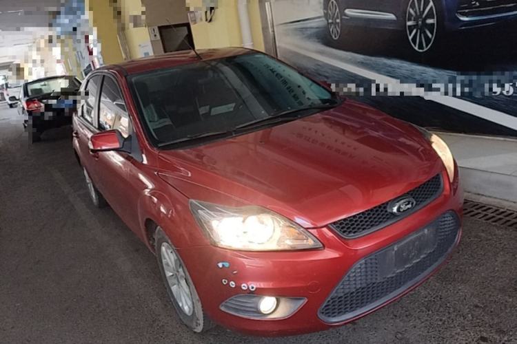 Used Ford Focus 2013 Hatchback Classic 1.8L Automatic Base Model Front Right 45 Deg