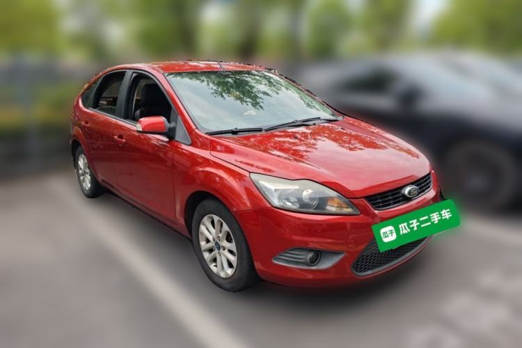 Used Ford Focus 2013 Hatchback Classic 1.8L Automatic Base Model Front Right 45 Deg