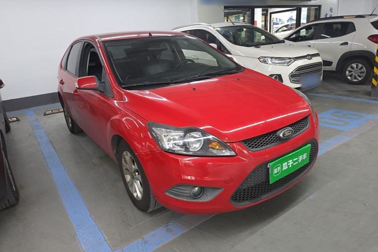 Used Ford Focus 2013 Hatchback Classic 1.8L Automatic Base Model Front Right 45 Deg