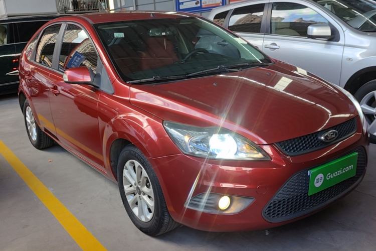 Used Ford Focus 2013 Hatchback Classic 1.8L Automatic Base Model Front Right 45 Deg