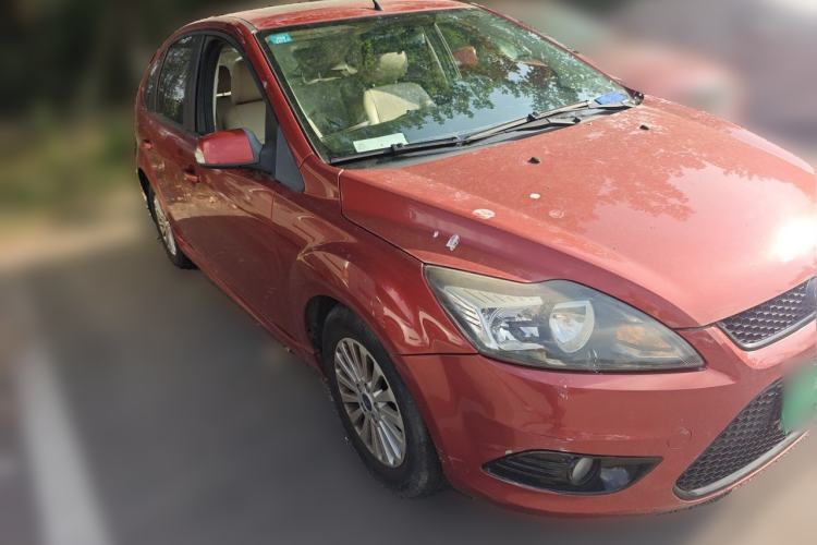 Used Ford Focus 2013 Hatchback Classic 1.8L Manual Fashion Edition Front Right 45 Deg