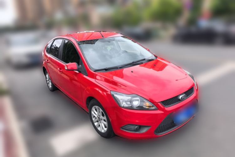 Used Ford Focus 2013 Hatchback Classic 1.8L Automatic Base Model Front Right 45 Deg