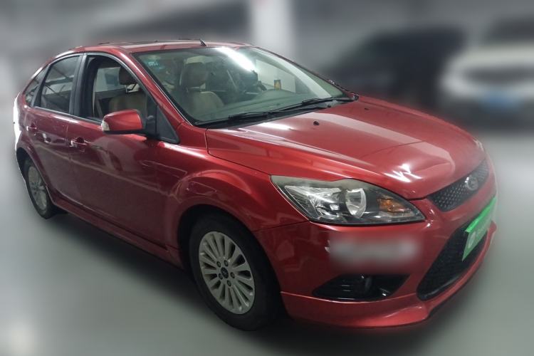 Used Ford Focus 2013 Hatchback Classic 1.8L Automatic Fashion Edition Front Right 45 Deg