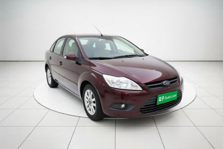 Used Ford Focus 2013 Sedan Classic 1.8L Manual Base Model Front Right 45 Deg