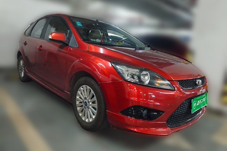 Used Ford Focus 2013 Hatchback Classic 1.8L Automatic Fashion Edition Front Right 45 Deg