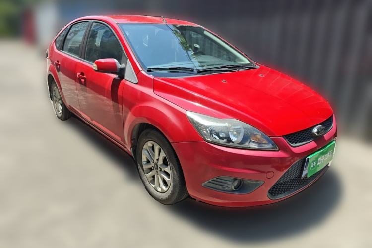 Used Ford Focus 2013 Hatchback Classic 1.8L Automatic Base Model Front Right 45 Deg