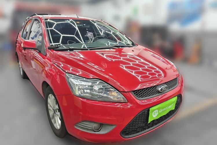 Used Ford Focus 2013 Hatchback Classic 1.8L Manual Base Model Front Right 45 Deg
