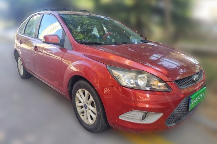 Used Ford Focus 2013 Hatchback Classic 1.8L Automatic Base Model Front Right 45 Deg
