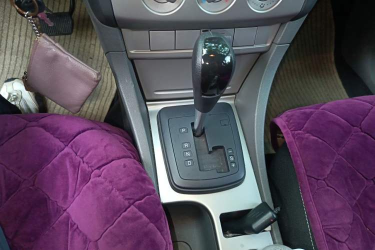 Used Ford Focus 2013 Hatchback Classic 1.8L Automatic Millionth Anniversary Edition Gear Lever