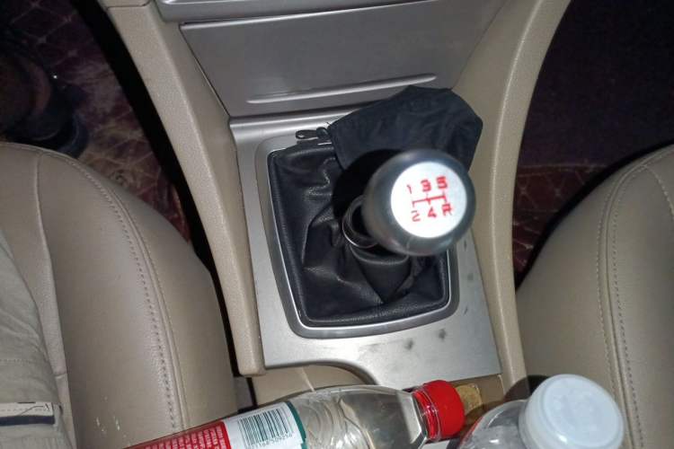 Used Ford Focus 2013 Hatchback Classic 1.8L Manual Fashion Edition Gear Lever