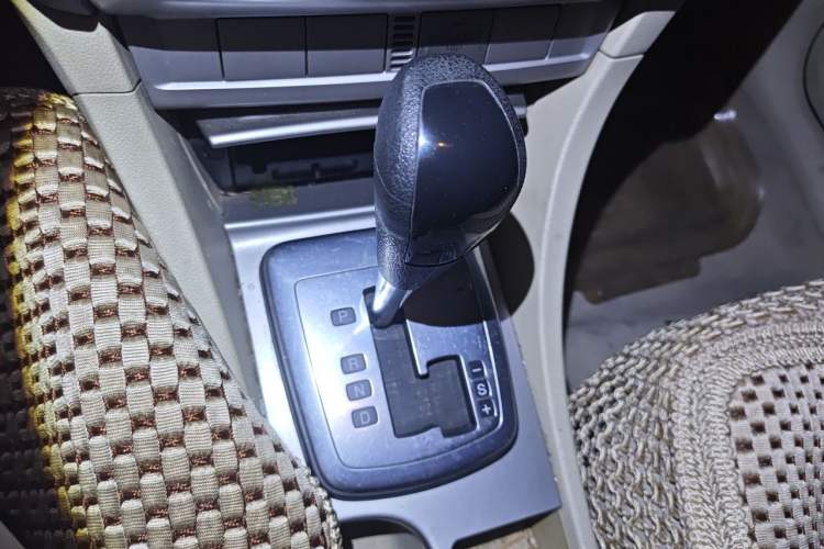 Used Ford Focus 2013 Sedan Classic 1.8L Automatic Fashion Edition Gear Lever
