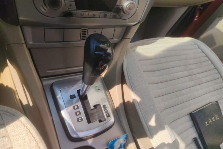 Used Ford Focus 2013 Hatchback Classic 1.8L Automatic Fashion Edition Gear Lever