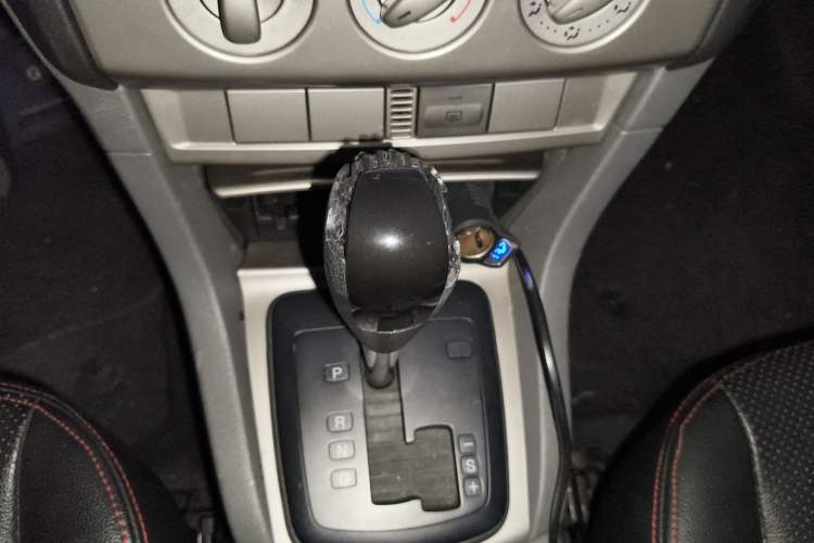 Used Ford Focus 2013 Hatchback Classic 1.8L Automatic Base Model Gear Lever
