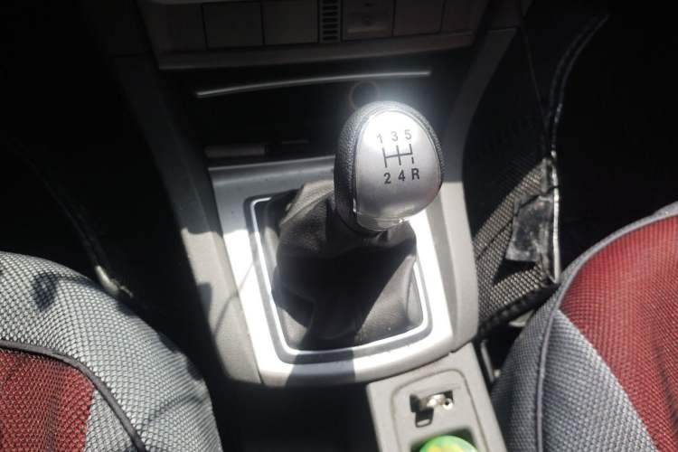Used Ford Focus 2013 Hatchback Classic 1.8L Manual Base Model Gear Lever