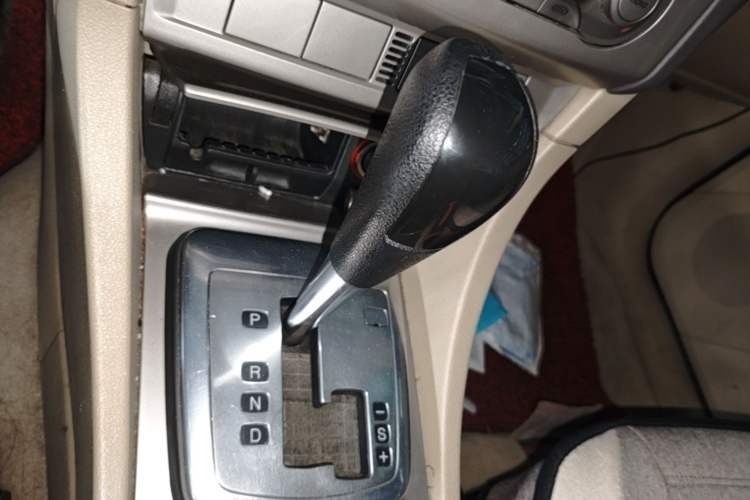 Used Ford Focus 2013 Hatchback Classic 1.8L Automatic Fashion Edition Gear Lever