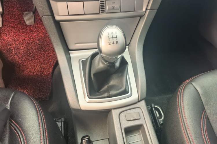 Used Ford Focus 2013 Hatchback Classic 1.8L Manual Base Model Gear Lever