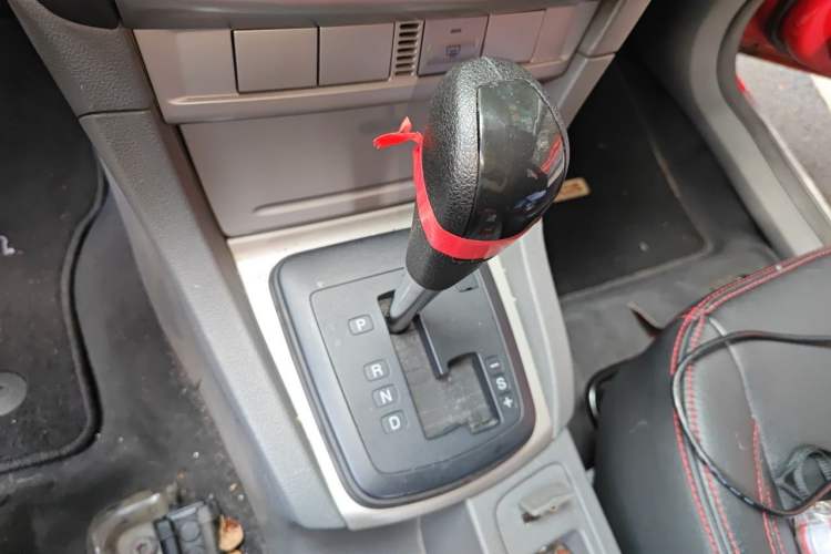 Used Ford Focus 2013 Hatchback Classic 1.8L Automatic Base Model Gear Lever
