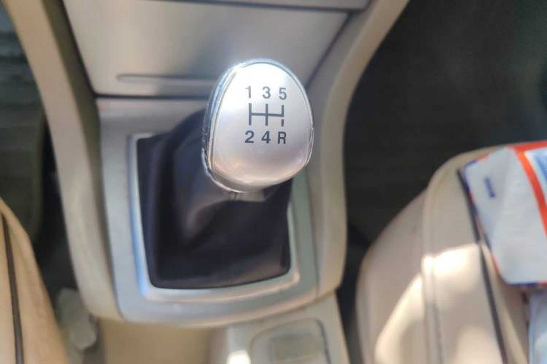 Used Ford Focus 2013 Sedan Classic 1.8L Manual Base Model Gear Lever