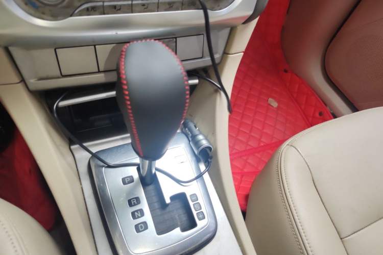 Used Ford Focus 2013 Hatchback Classic 1.8L Automatic Fashion Edition Gear Lever