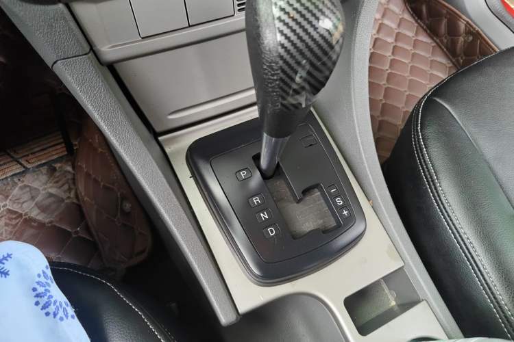 Used Ford Focus 2013 Hatchback Classic 1.8L Automatic Millionth Anniversary Edition Gear Lever