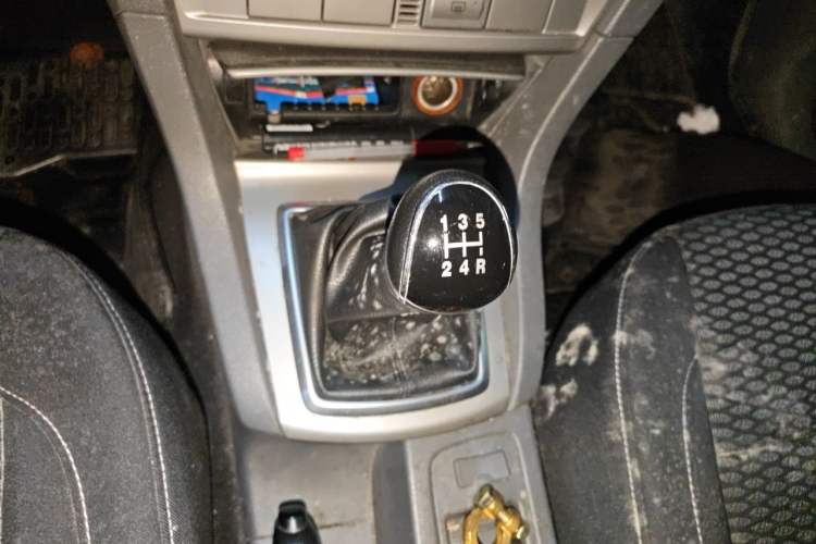 Used Ford Focus 2013 Hatchback Classic 1.8L Manual Base Model Gear Lever