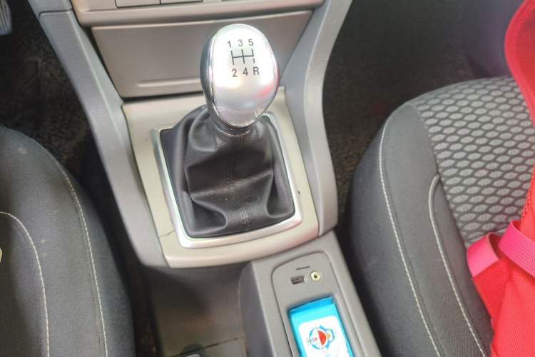 Used Ford Focus 2013 Hatchback Classic 1.8L Manual Base Model Gear Lever