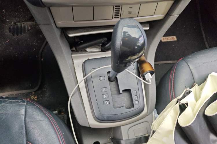 Used Ford Focus 2013 Hatchback Classic 1.8L Automatic Base Model Gear Lever