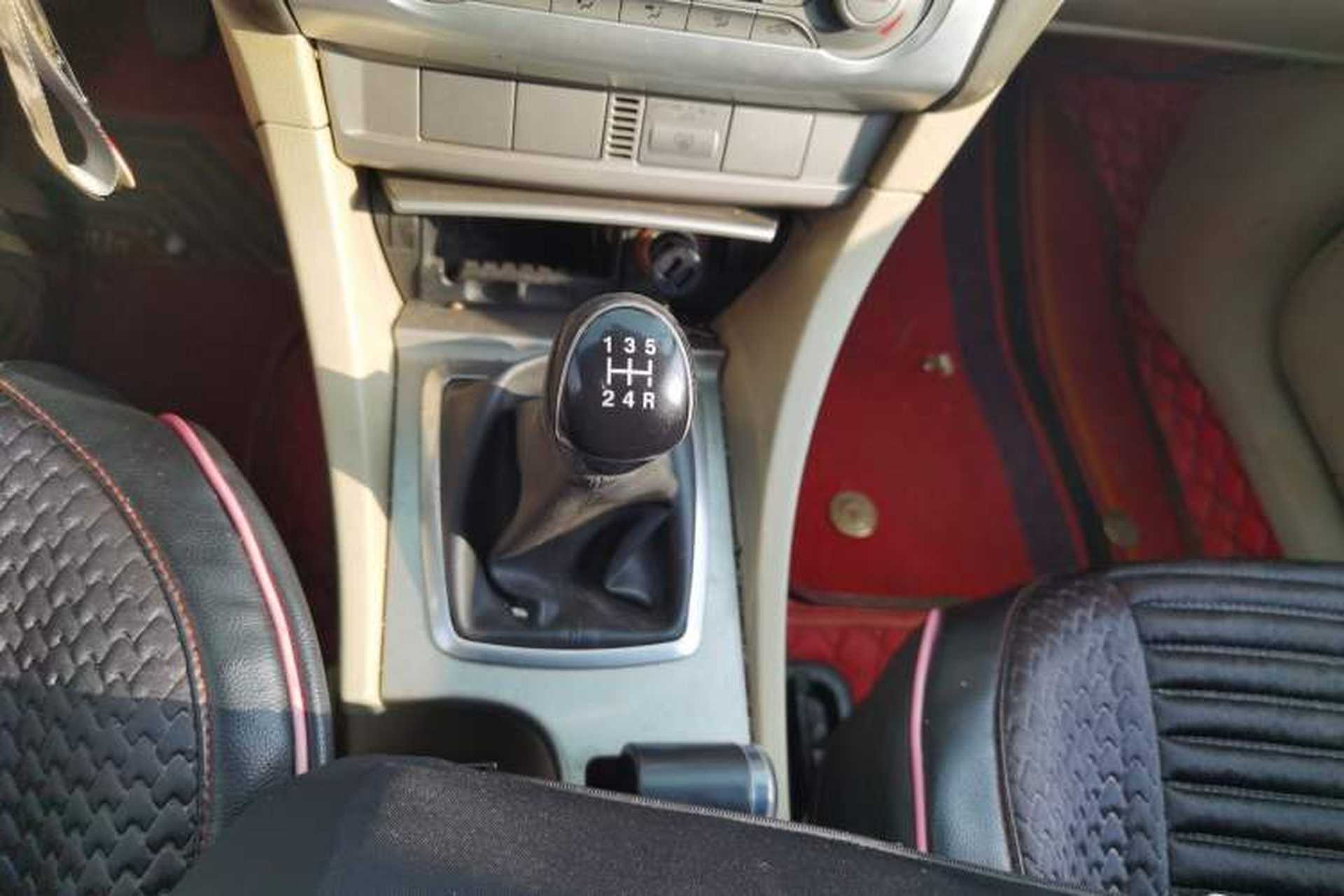 Used Ford Focus 2013 Hatchback Classic 1.8L Manual Fashion Edition Gear Lever