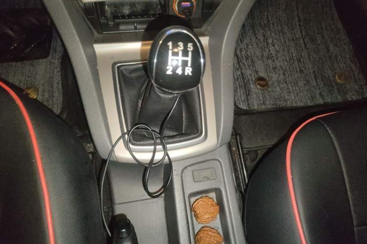 Used Ford Focus 2013 Hatchback Classic 1.8L Manual Base Model Gear Lever