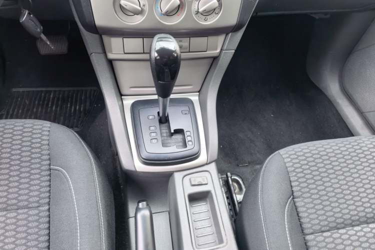 Used Ford Focus 2013 Hatchback Classic 1.8L Automatic Base Model Gear Lever