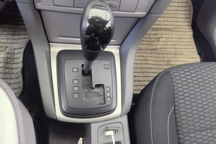 Used Ford Focus 2013 Hatchback Classic 1.8L Automatic Base Model Gear Lever