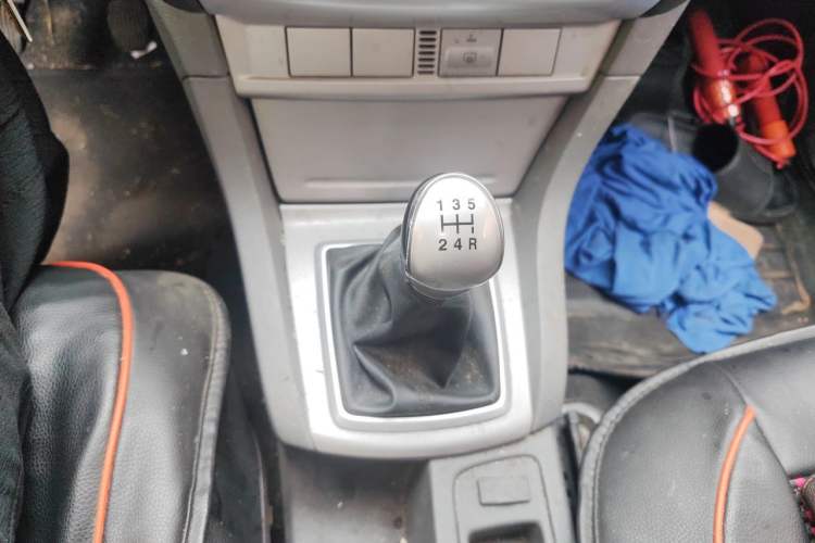 Used Ford Focus 2013 Hatchback Classic 1.8L Manual Base Model Gear Lever