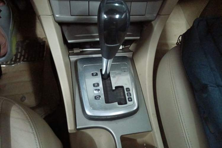 Used Ford Focus 2013 Hatchback Classic 1.8L Automatic Fashion Edition Gear Lever