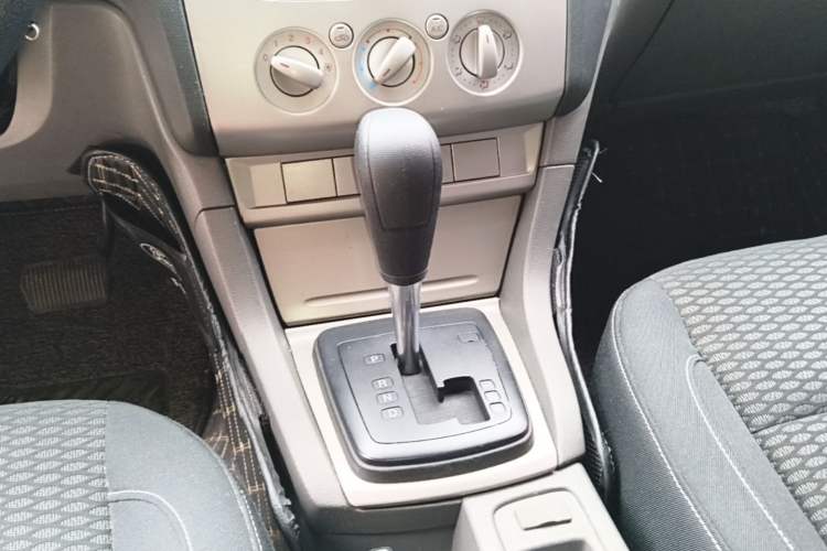 Used Ford Focus 2013 Hatchback Classic 1.8L Automatic Base Model Gear Lever