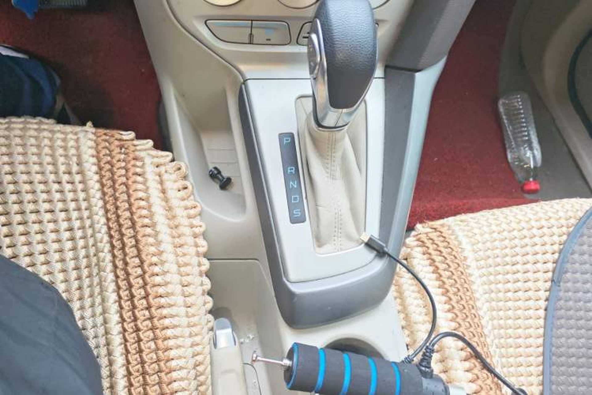 Used Ford Focus 2013 Sedan Classic 1.8L Automatic Fashion Edition Gear Lever
