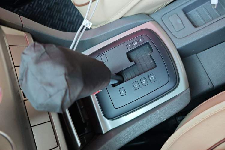 Used Ford Focus 2013 Hatchback Classic 1.8L Automatic Base Model Gear Lever