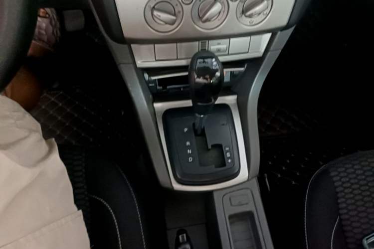 Used Ford Focus 2013 Hatchback Classic 1.8L Automatic Base Model Gear Lever