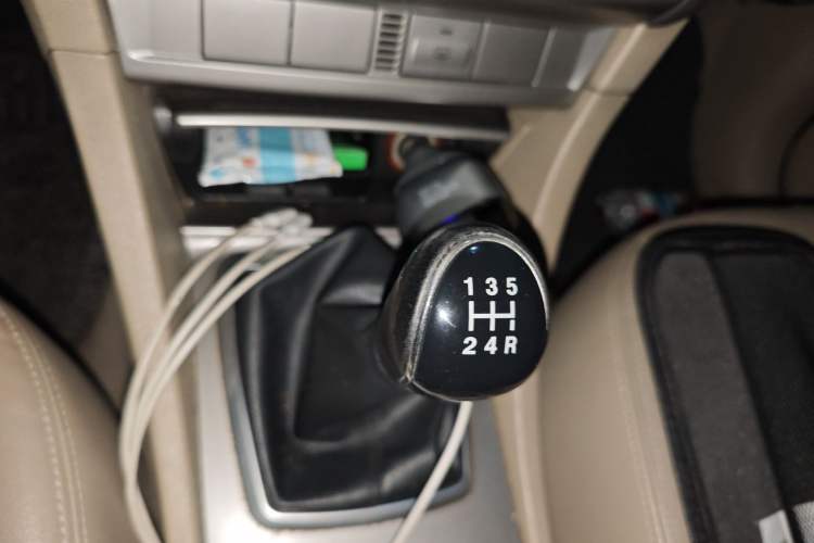 Used Ford Focus 2013 Hatchback Classic 1.8L Manual Fashion Edition Gear Lever