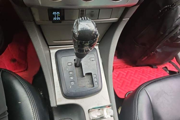 Used Ford Focus 2013 Hatchback Classic 1.8L Automatic Millionth Anniversary Edition Gear Lever