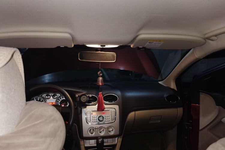 Used Ford Focus 2013 Sedan Classic 1.8L Automatic Base Model Headliner