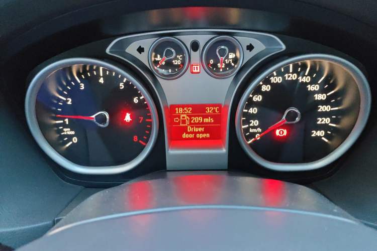 Used Ford Focus 2013 Sedan Classic 1.8L Manual Base Model Instrument Cluster