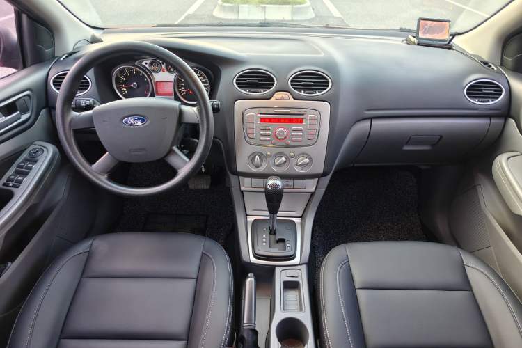 Used Ford Focus 2013 Hatchback Classic 1.8L Automatic Base Model Interior 3