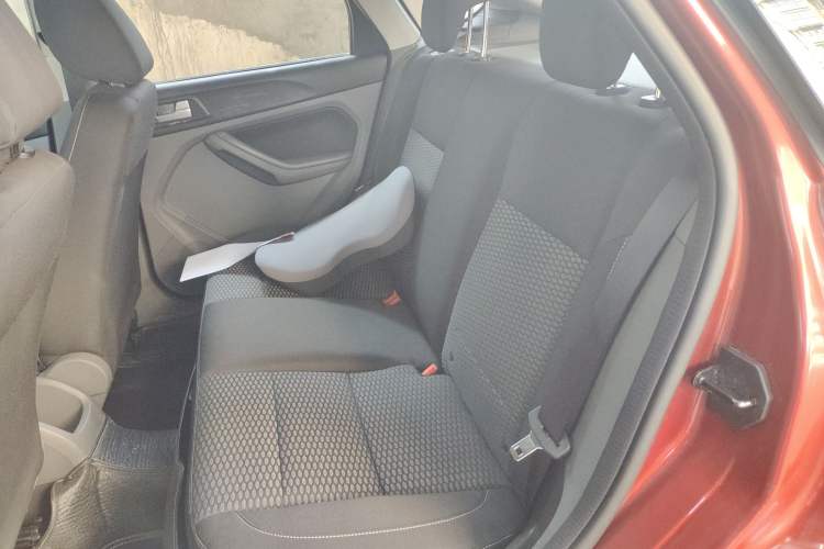 Used Ford Focus 2013 Hatchback Classic 1.8L Manual Base Model Interior 4