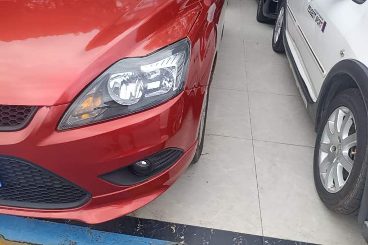 Used Ford Focus 2013 Hatchback Classic 1.8L Manual Fashion Edition Left Front Headlight