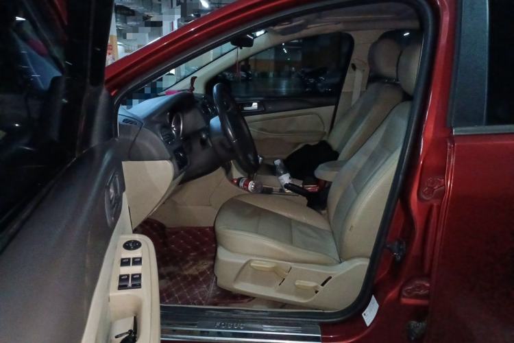 Used Ford Focus 2013 Hatchback Classic 1.8L Manual Fashion Edition Left Front Seat
