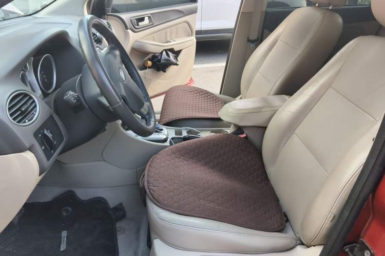 Used Ford Focus 2013 Sedan Classic 1.8L Automatic Fashion Edition Left Front Seat